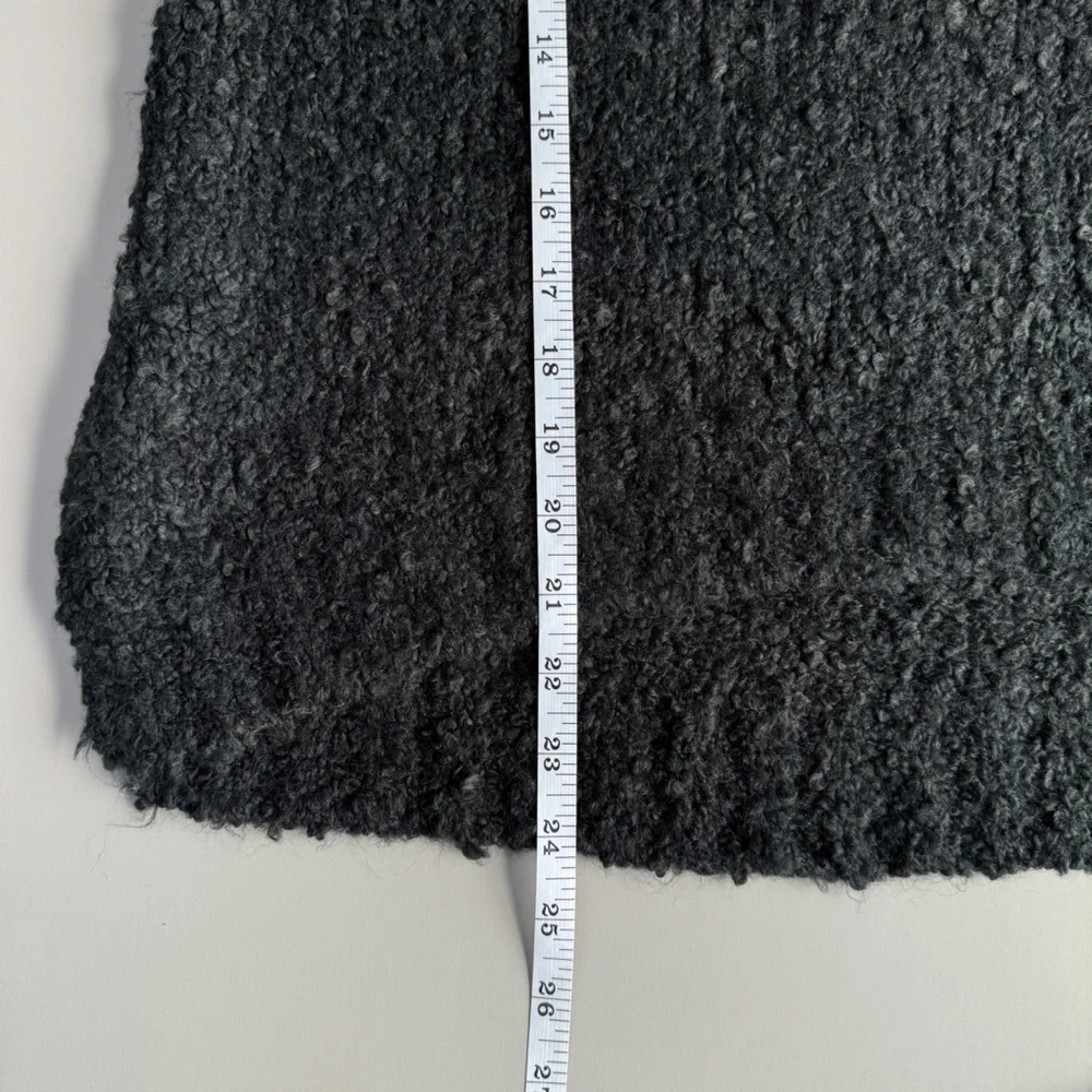 Universal Thread Fuzzy Boucle V Neck Sweater‎ Black S High Low Casual Cozy